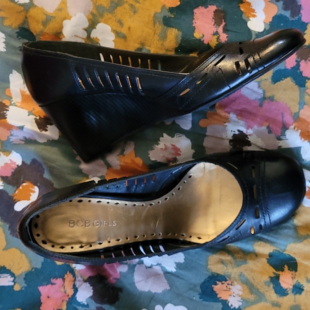 BCBG wedges